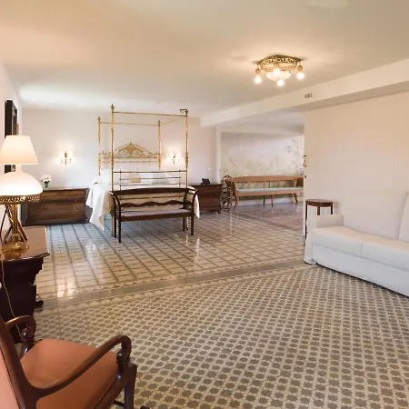 Отель Hospedium Palacio La Lozana