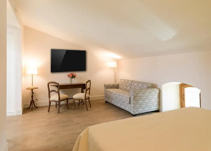 Hospedium Palacio La Lozana Otel